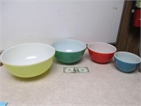 Pyrex 4 Color Milk Glass Nesting Bowl Set