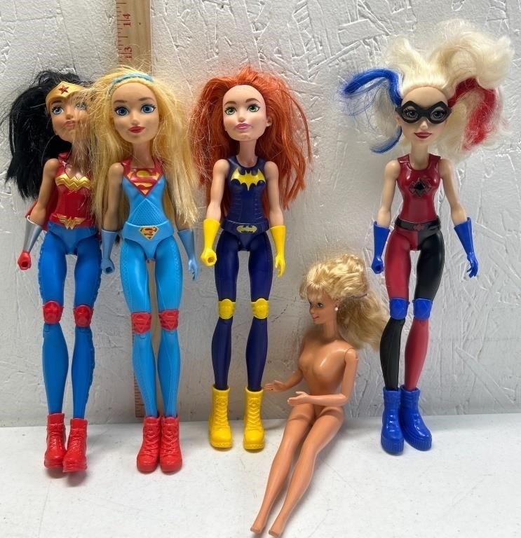 Doll lot of 5 - Wonder Woman   Super girl,