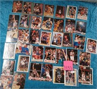 11 - LOT OF COLLECTIBLE BASKETBALL CARDS (M33)