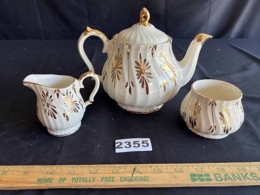 Vintage Sadler (England) Tea Set