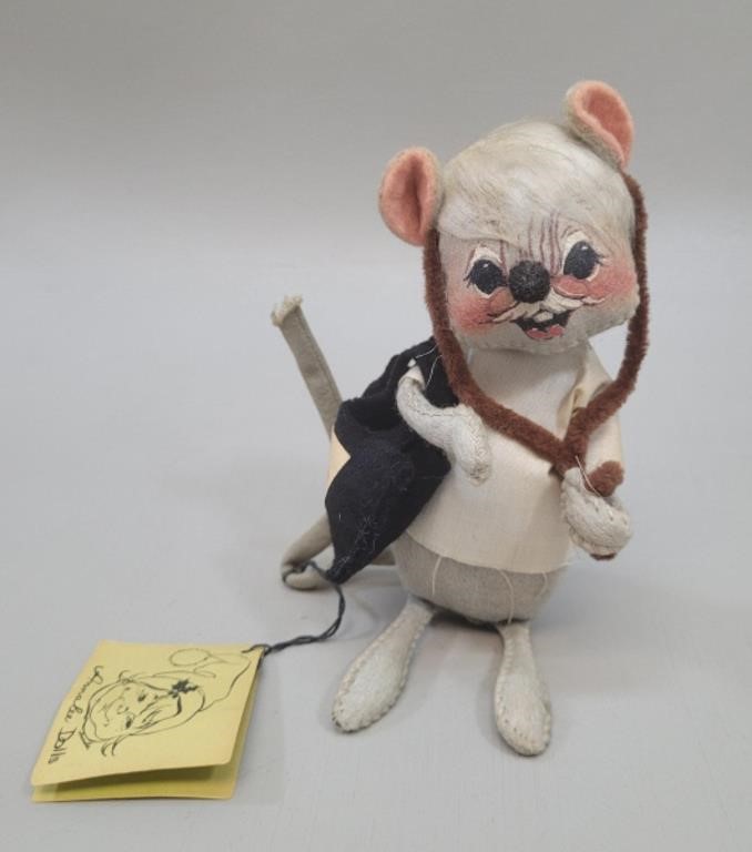 1965 Annalee Medical Mouse doll