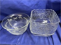 Glassware: 2 pieces