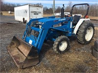Ford 1715 4X4 Tractor w/Ford 7100 Loader,