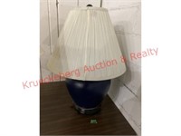 25" Table lamp