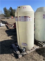 250 gallon upright poly tank