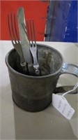 TIN MESS BOILER CUP W/MILITARY FIELD UTENSILS