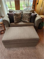 Pull out love seat 58" w w/ ottoman & pillows