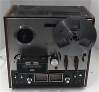 AKAI GX-210D Reel To Reel Tape Player.  Powers