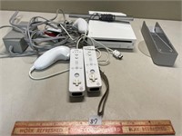 NINTENDO WII CONSOLE WITH CONTROLERS