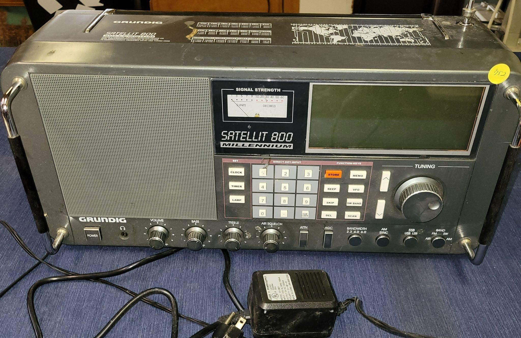 Grundig Satellit 800 Milennium Shortwave   Radio