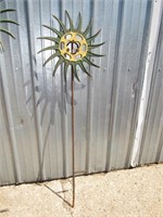 1 DAISY FLOWER WHEEL WITH STAND