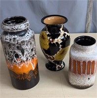 Blue mountain vase/ others vases