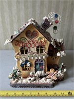 Metal gingerbread house