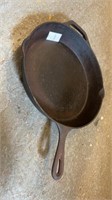 Cast iron skillet