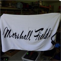 MARSHALL FIELDS BATH TOWEL