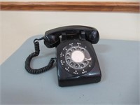 Rotary Telephone / Téléphone à cadran