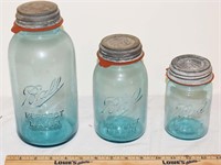 LOT - VINTAGE BLUE BALL JARS W/ ZINC LIDS