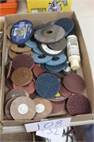 BOX OF SANDING DISCS AND BUFFERS