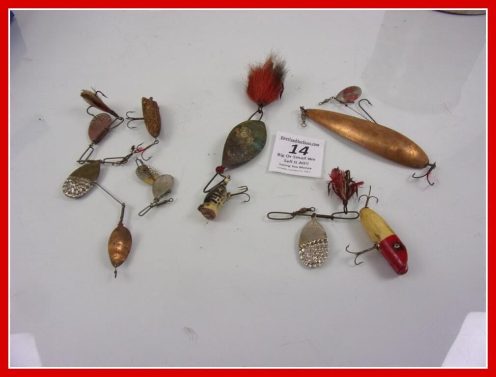ANTIQUE FISHING LURES LOT  Live and Online Auctions on