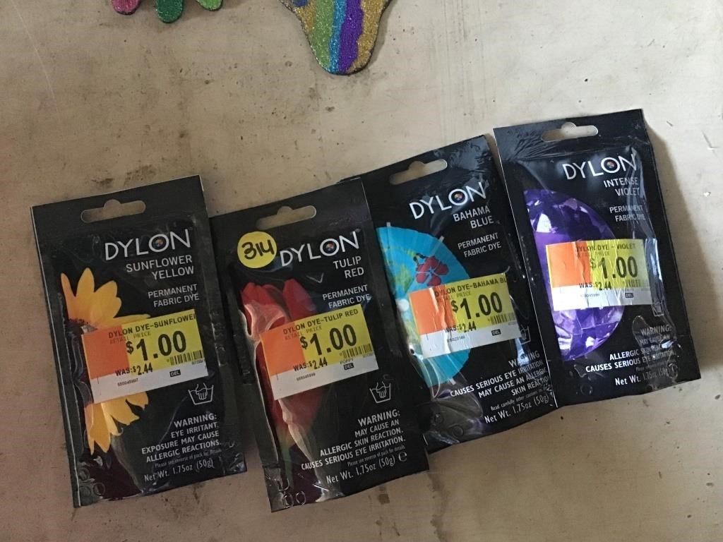 4 new packs of clothing dye