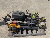 Pallet w/3-Weedeaters 1-leaf blower & 4 chain saws