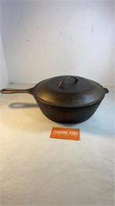 Lodge Cast Iron Pan with Lid