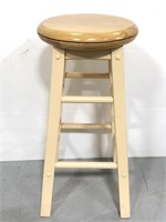Swivel top wood stool