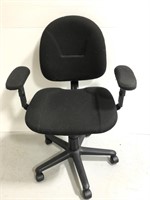 Black rolling office desk chair