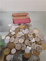 Lof of 3 wheat penny rolls and coins from other