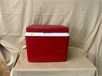 Rubbermaid Cooler