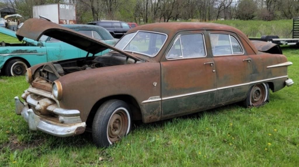 1951 ford sedan. V-8 engine.
Title yes