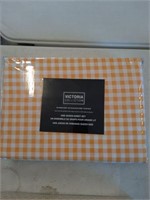 VICTORIA COLLECTION ONE QUEEN SHEET SET