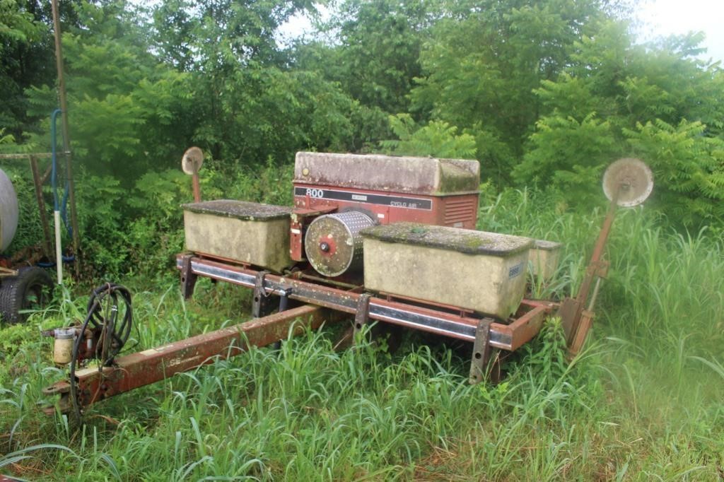 IH CYCLE AIR 800 PLANTER