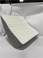 KÖLES BED WEDGE PILLOW 24IN X 24IN X 7.5IN