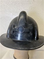 VINTAGE FIREMANS HELMET 8 X 11 X 15