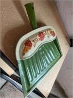 vintage green dust pan