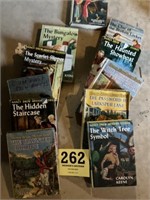 Vintage, Nancy Drew mysteries