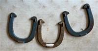 3 Horseshoes