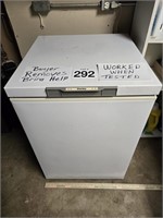 SM CHEST FREEZER 24W 25D 35H