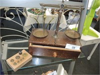OLD GOLD SCALE WITH WEIGHT SET