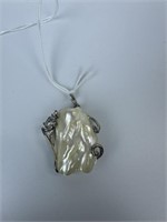 Mother Of Pearl Silver Wire Pendant