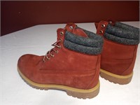 Timberland Size 9 Mens Boots- Looks New