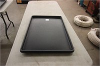 (3) Medium plastic floor trays