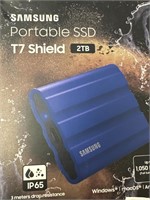 2TB SAMSUNG PORTABLE SSD T7 SHIELD (in showcase)