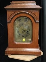 VINTAGE CHIMING TABLE CLOCK - LOCAL PICK-UP ONLY!