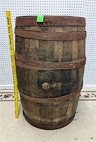 primitive barrel w/bung hole