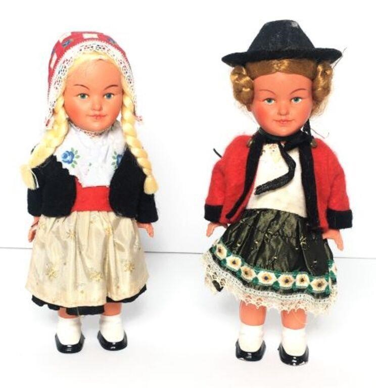 Plastic Ethnic Wind Up Dolls & Key