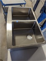 Karran 36in.x 22-1/4in. Stainless Steel Sink