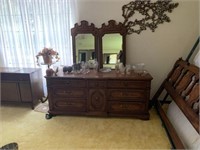 LARGE THOMASVILLE DRESSER WITH DOUBLE MIRRORS