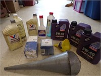 Car Oil Lot,Funnels,Filters Used